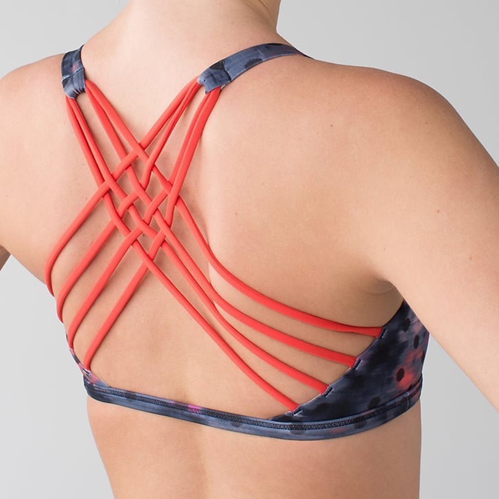 Lululemon free to be wild sports bra size 6